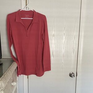 Talbot size medium tunic long sleeves has a little bit of weight to it.
